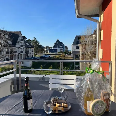 Apartmán At 2 Min Walk From The Bénerville-sur-Mer