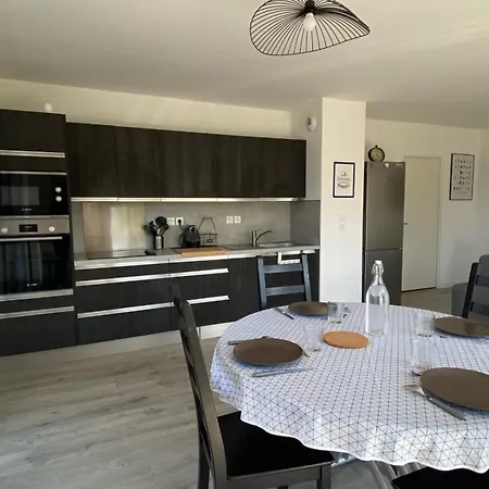 At 2 Min Walk From The * Bénerville-sur-Mer