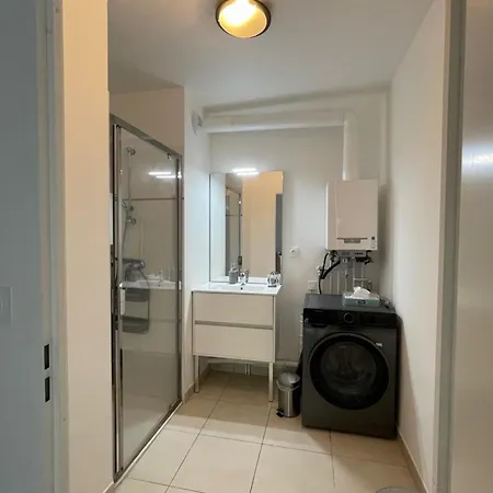 Apartmán At 2 Min Walk From The