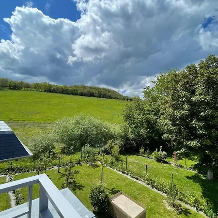 Apartmán At 2 Min Walk From The *